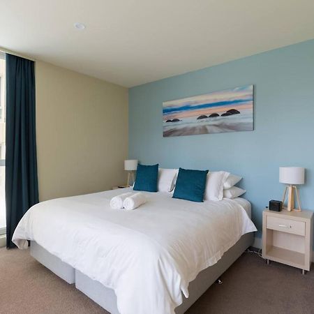 Beachside Luxury Apartments One & Two Bedroom In Beachfront Oaks Pier Building Glenelg Dış mekan fotoğraf