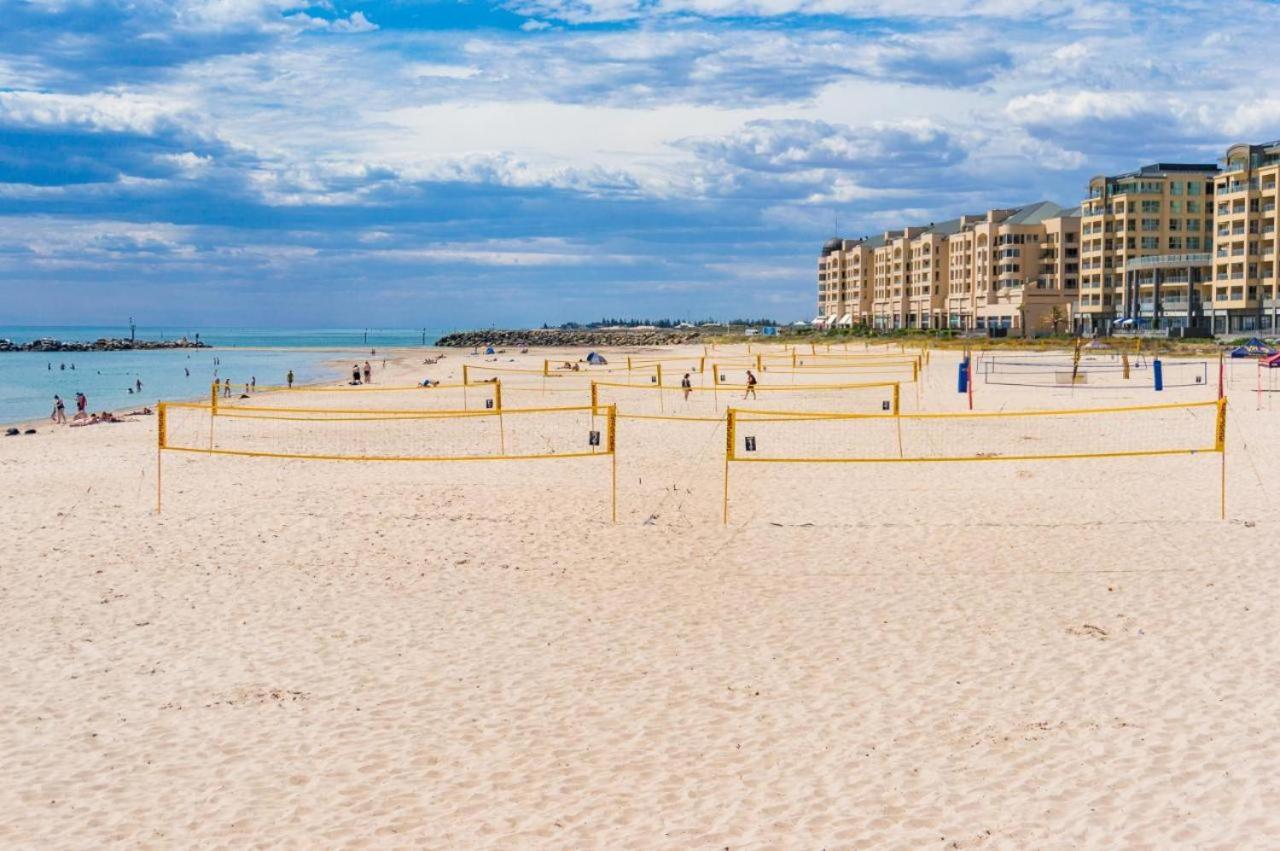Beachside Luxury Apartments One & Two Bedroom In Beachfront Oaks Pier Building Glenelg Dış mekan fotoğraf