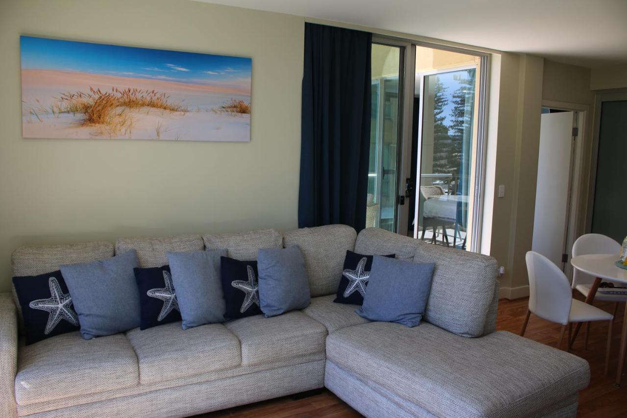 Beachside Luxury Apartments One & Two Bedroom In Beachfront Oaks Pier Building Glenelg Dış mekan fotoğraf